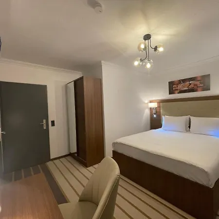 Hotel Casa Andalucia Hallbergmoos