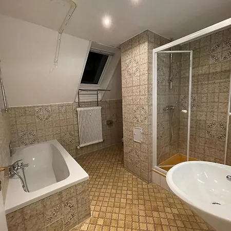Casa Andalucia Hostel Hallbergmoos