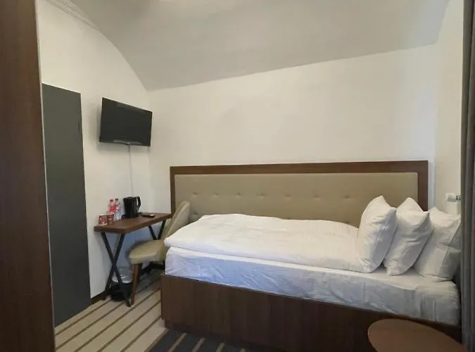 Casa Andalucia Хостел Халльбергмос