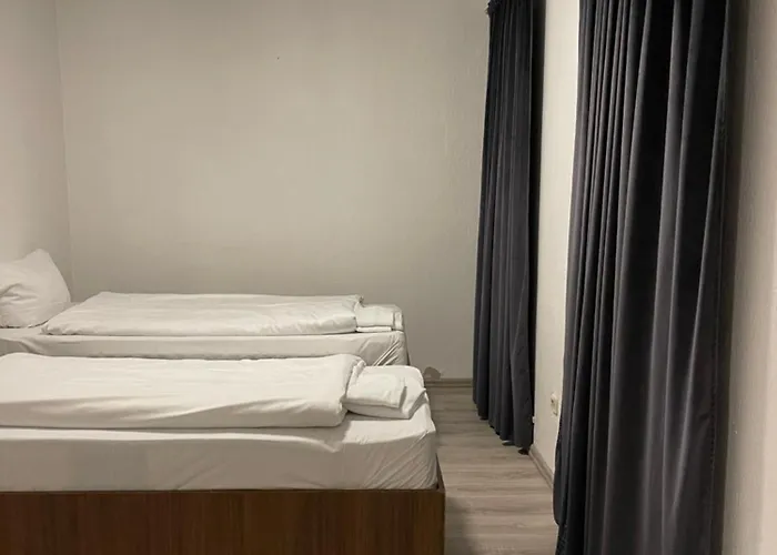 Casa Andalucia Хостел Халльбергмос